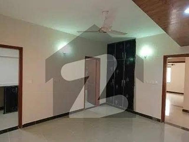 Centrally Located Flat Available In Askari 5 Sector F For rent