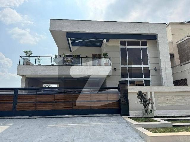 Centrally Located House Available In D 12/2 For sale