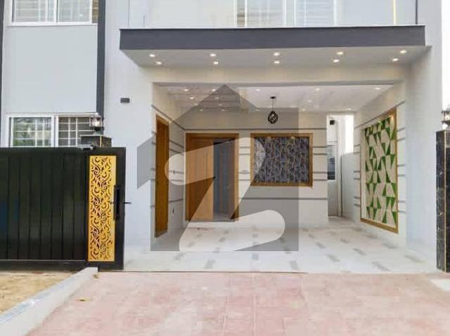 Centrally Located House For Sale In Jinnah Gardens Phase 1 Available