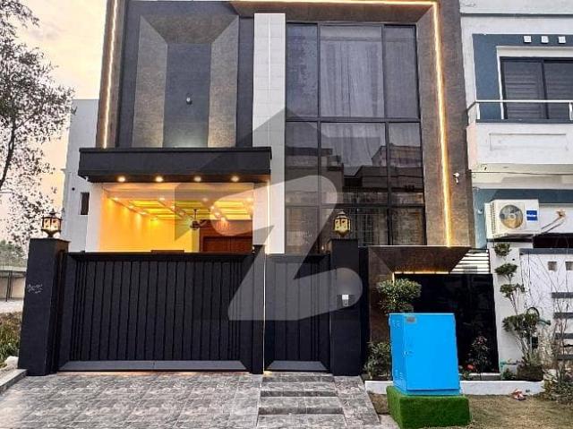 Centrally Located Prime Location House For sale In Citi Housing Society Available