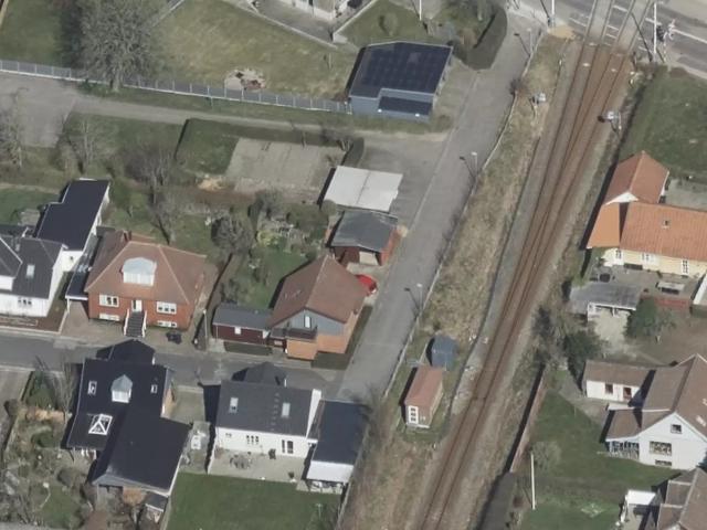 Centralt i vildbjerg er denne boligudlejningsejendom med 3 lejemål
