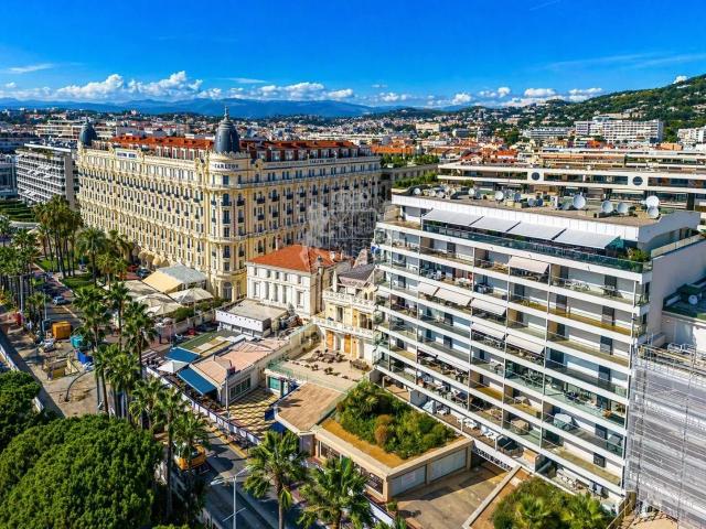 Centre Croisette Magnifique Appartement En Etage Eleve 65m² Cannes