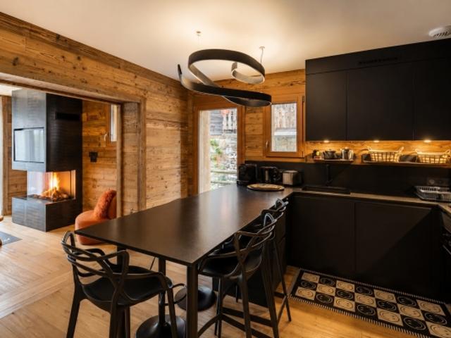 Centre, Appartement 4 pièces dans résidence récente