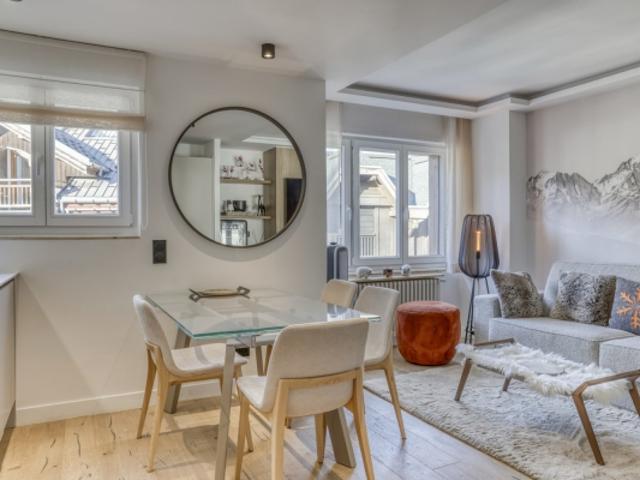 Centre, appartement rénové une chambre et coin nuit