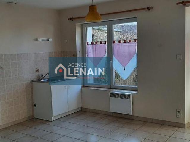 centre bourg appartement en rez de chaussée 33.59.