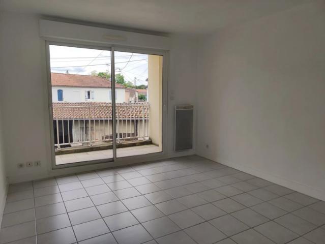 CENTRE BOURG DE ST SYMPHORIEN APPARTEMENT T2