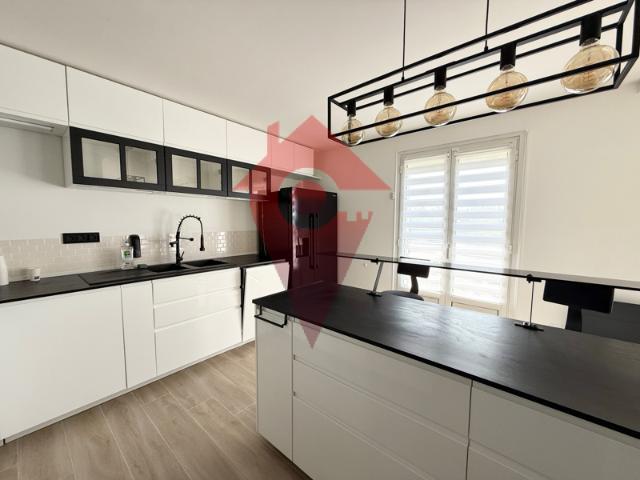 Maison 5 pièces avec jardin, hyper centre d'Orgeval