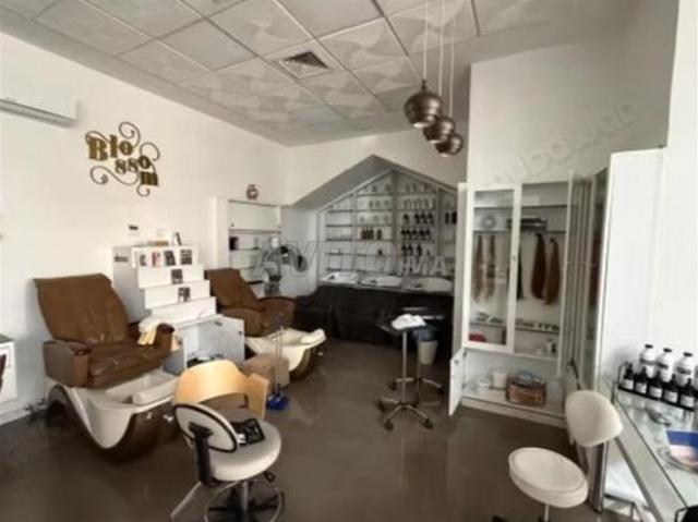 Centre de beauté à louer 300 m² à Agadir