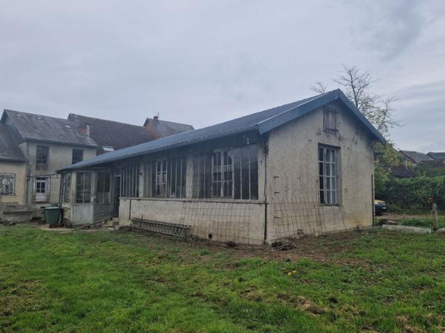 Centre de LUBERSAC, bâtiment artisanal aux dimensions de 19m