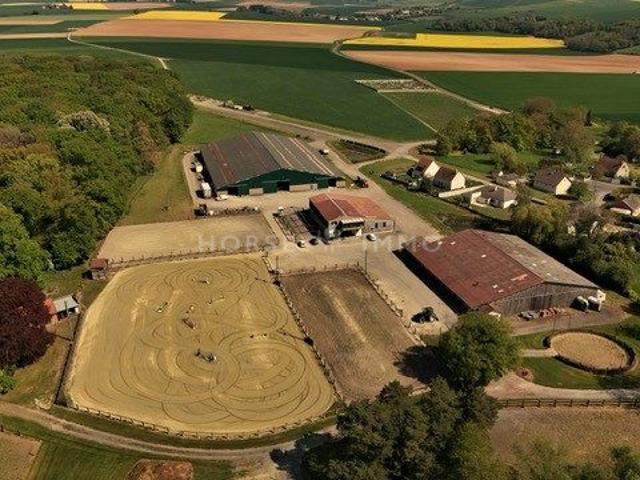 Centre équestre à 30 minutes de Chantilly 3,2 hectares