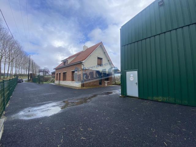 Centre équestre sur près de 6 hectares Secteur de Saint Pol