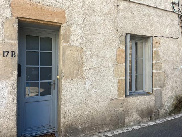 Centre historique de Figeac, très beau T3 de 32m2 entièrement rénové et meublé