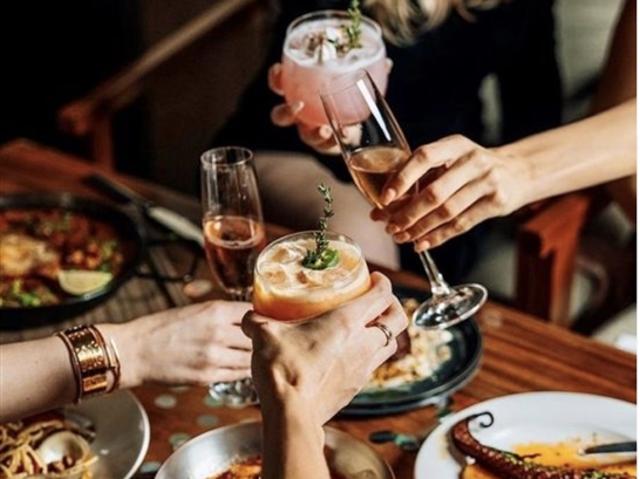Centre Lausanne Café Restaurant mit Wohnung und Parkplatz