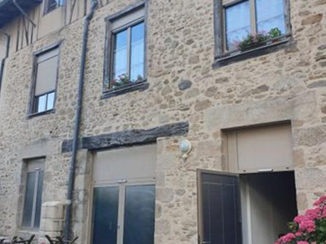 Centre Saint Junien, APT T4,116m² hab