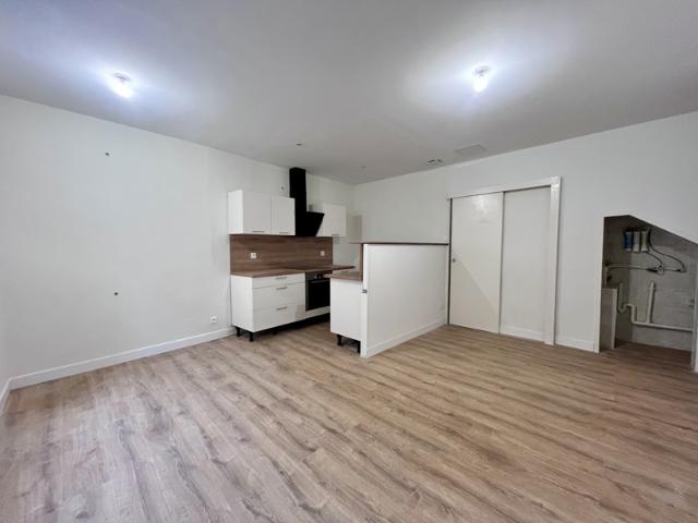 Centre Tain Appartement T2 avec garage