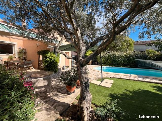 Centre, villa plain pied 3 chambres et bureau, piscine, garage et atelier