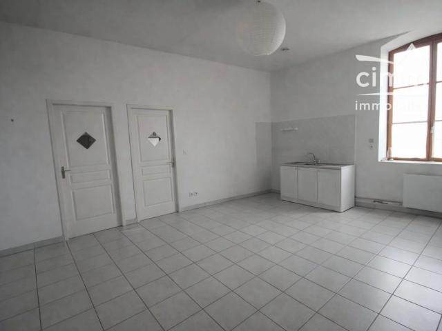 CENTRE VILLAGE – T2 VENDU LOUÉ – INVESTISSEMENT CLÉ EN MAI