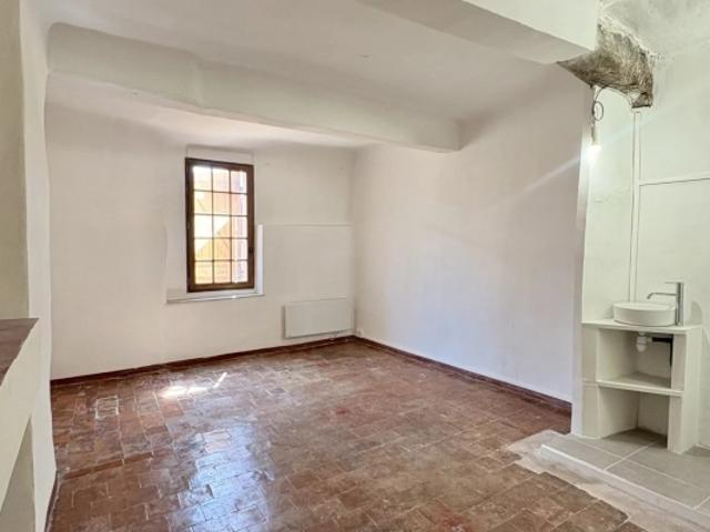 Centre Village Duplex traversant