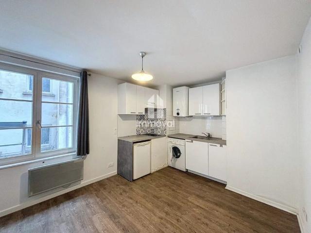 Centre Ville 1 PIECE 29.74m²