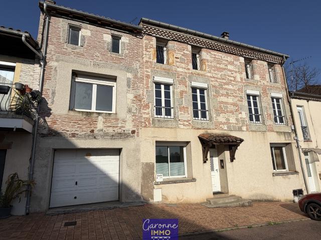 Centre ville CLAIRAC Vue sur le Lot
