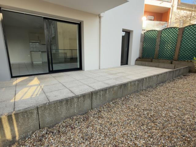 CENTRE VILLE agréable appartement T3 de 63 m2 Terrasse et Place de parking