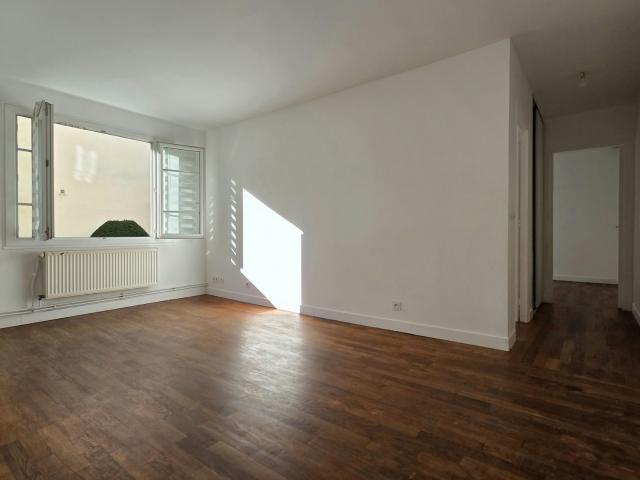 Centre Ville Appartement 3 pièces 2 Chambres Parking Cave
