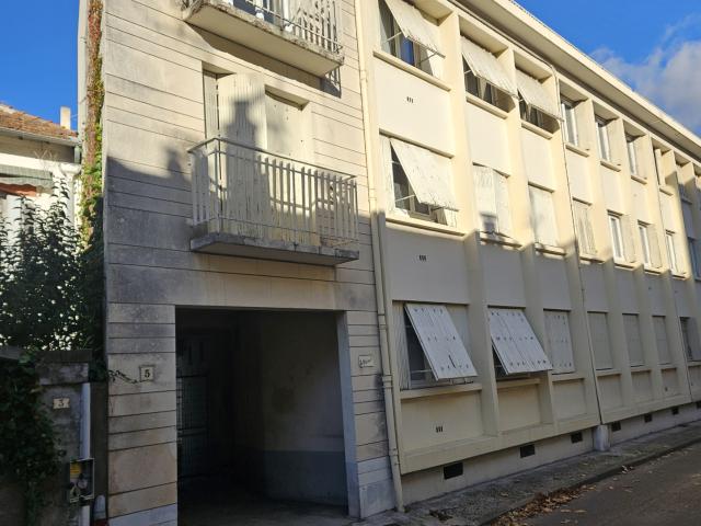 CENTRE VILLE APPARTEMENT T2 44.45m2 CAVE GARAGE