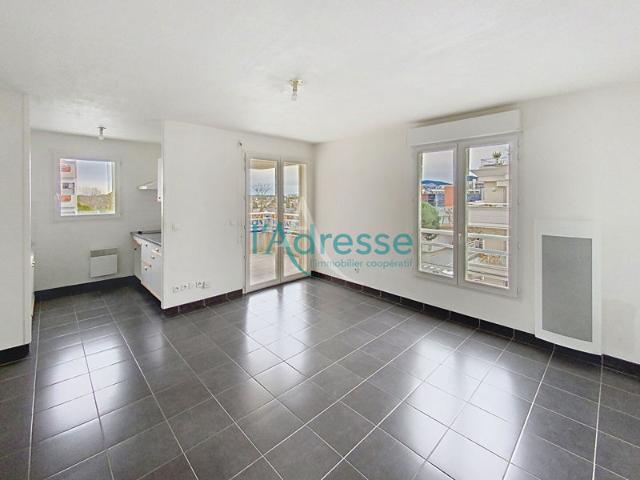 CENTRE VILLE, beau 2 pièces de 42m² avec cave et garage !