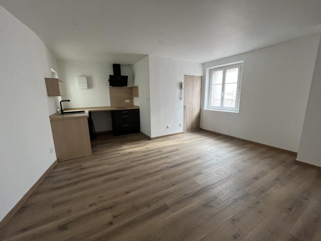 CENTRE VILLE Bel APPARTEMENT DE TYPE F2 au dernier étage Groupement Immobilier 66