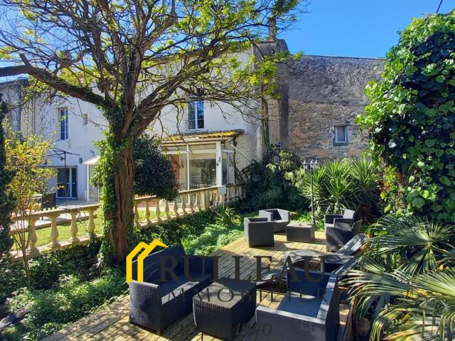 Centre Ville Blaye 275m² Blaye