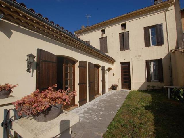 Centre ville d'Étauliers – Appartement 130 m²