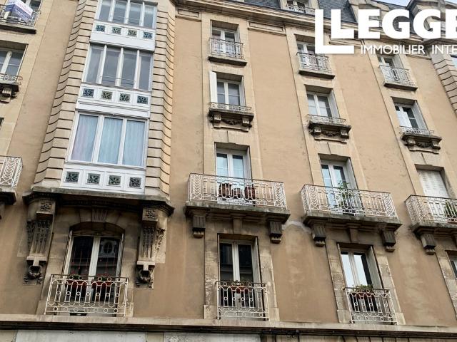 Centre ville de Poitiers, magnifique appartement rénové de 4 chambres, ascenseur et cave