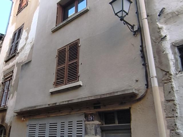 Centre ville de Thiers, idéal pour investisseurs ! Immeuble avec 4 appartements