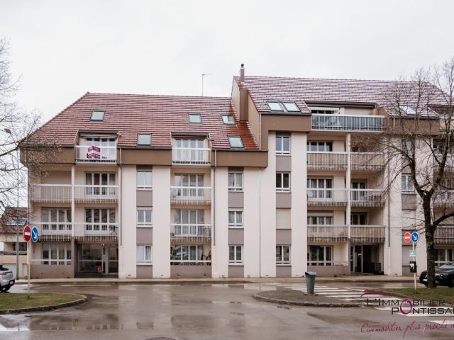 CENTRE VILLE: DUPLEX DE TYPE 4 AVEC ASCENSEUR, TERRASSE, GARAGE ET CAVE