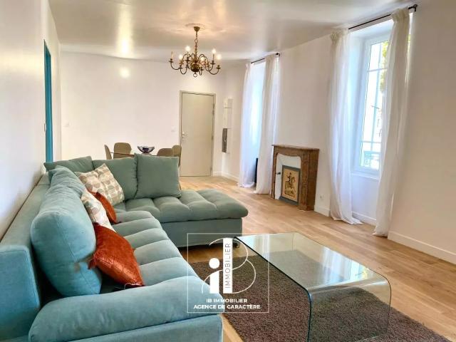 CENTRE VILLE FONTAINEBLEAU FURNISHED 3 ROOM APARTMENT