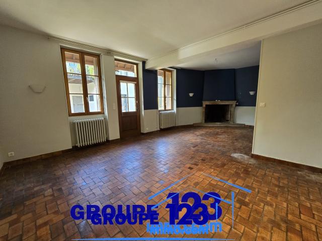 Centre Ville Local Professionnel Ou Habitation 160m² Auxerre