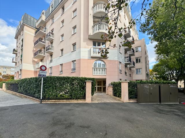 CENTRE VILLE Magnifique appartement de 100 m2 + Loggia de 20 m2