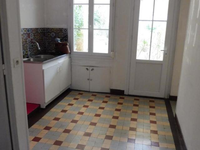 CENTRE VILLE: Maison 95 m2 avec cour et jardin