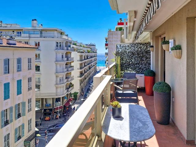 Centre Ville — Renovated 60 m², terrace with sea view, high. 60m² Nice