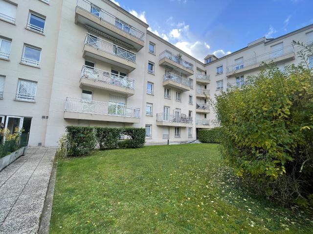 Centre ville Résidence de standing F4 avec terrasse et double box