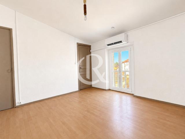 CENTRE VILLE T1/2 EN DERNIER ETAGE