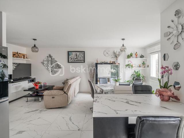 Centre ville – T4 rénové avec balcon et vue dégagée