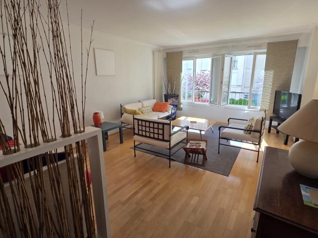 CENTRE VILLEAppartement meublé 4 pièces de 86 m2 meublé au centre villeCave