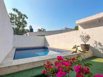 CÉNTRICA Y MODERNA CASA EN CONDOMINIO PARA ESTRENAR!
