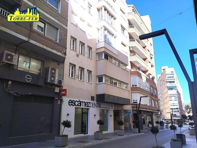 Centrico piso de 3 dormitorios totalmente amueblado