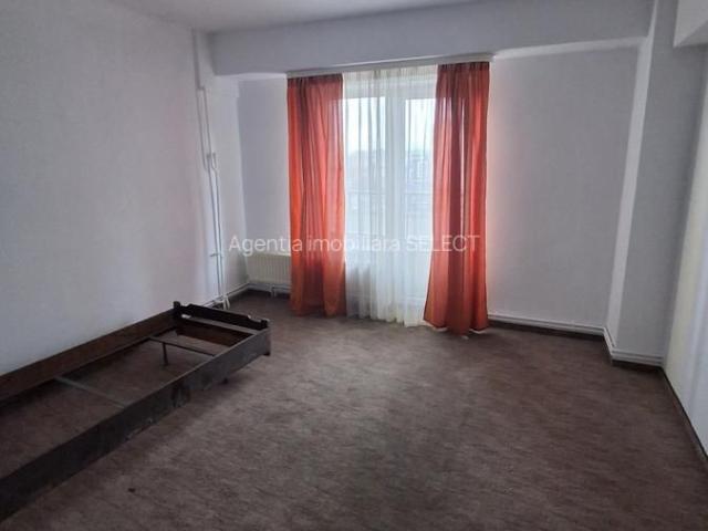Centru Civic 3 camere, 2 bai, bucatarie pentru muncitori