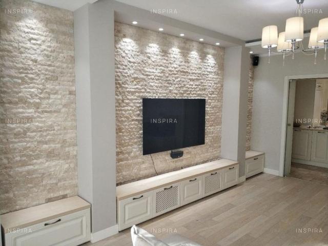 Centru Apartament modern, cu 3 camere