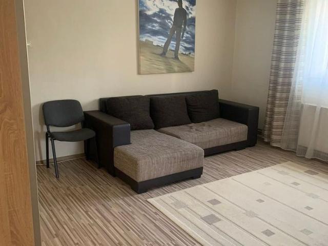 Centru Strada Traian Moșoiu Ap 2 camere Parcare în curtea bloc