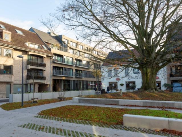 Centrum Izegem Instapklaar Appartement met dubbele garage