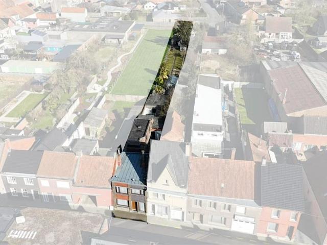 Centrum Kuurne: Veel opslagruimte en uitweg op perceel van 840m²!